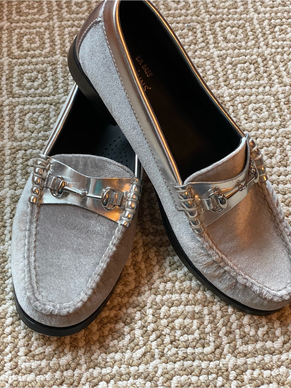 G.H. Bass Weejuns "Lianna" Metallic Silver Velvet Loafers Size 7.5